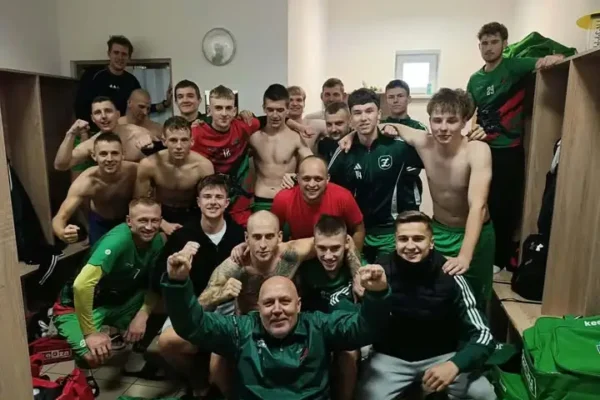 Żbik II Nasielsk rozgromił Wkrę Radzanów 7:3. Hat-trick Uszyńskiego i powrót kontuzjowanych